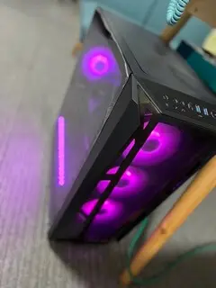 コスプレイヤーえなこモデル】コラボゲーミングPCはどんな感じ コスプレイヤーえなこモデル】コラボゲーミングPCはどんな感じ