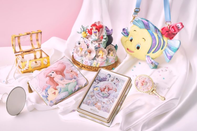 アリエルやフランダー、セバスチャンなど作中のキャラクターたちが勢ぞろい！映画『リトル・マーメイド』公開35周年をお祝いするコレクションをディズニーストアで7月16日（火）より順次発売