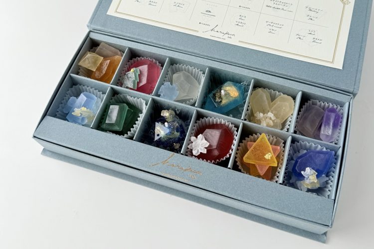 クリスマス前のお届けはお早めに！”まるで宝石”きらめく琥珀糖の限定ボックスを好評販売中