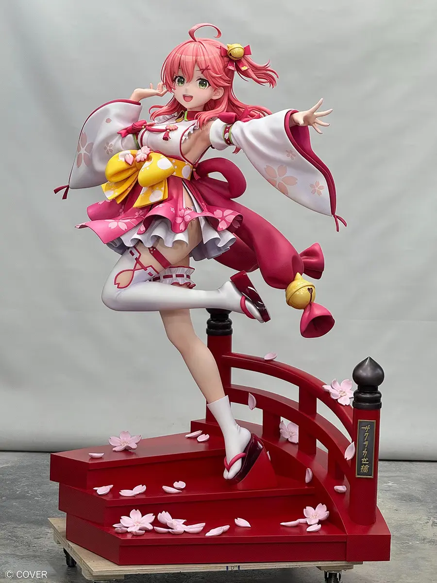 hololive SUPER EXPO 2026』にて、「さくらみこ」の等身大フィギュアが